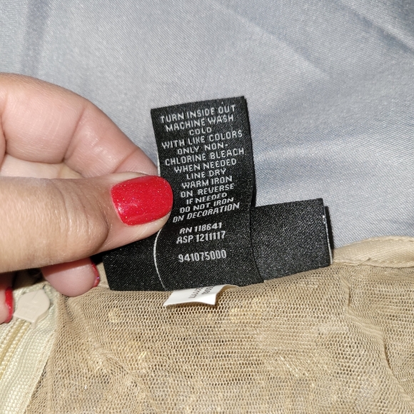 Dress - Picture 5 of 6